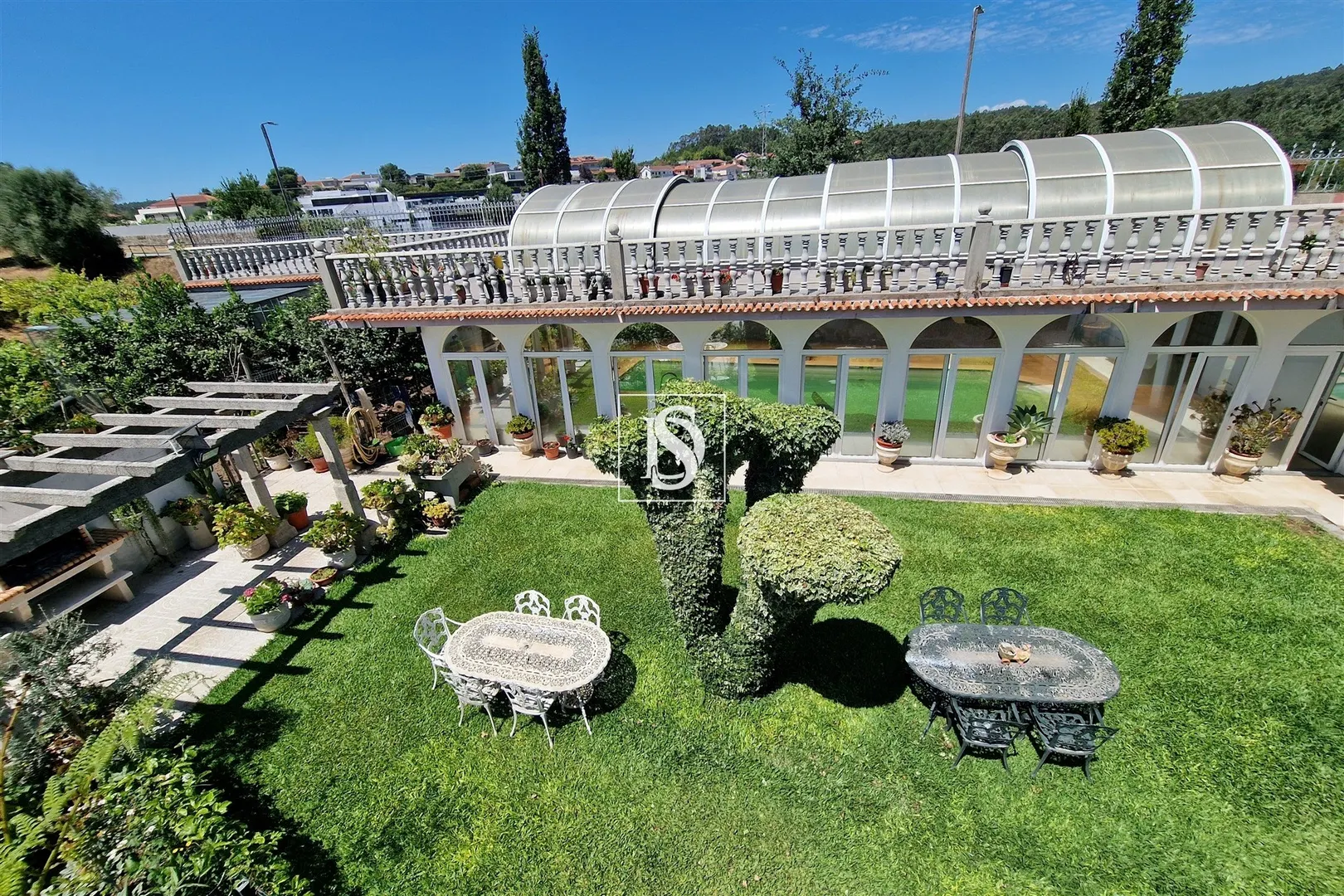 Moradia em Gondifelos com piscina e jardim!