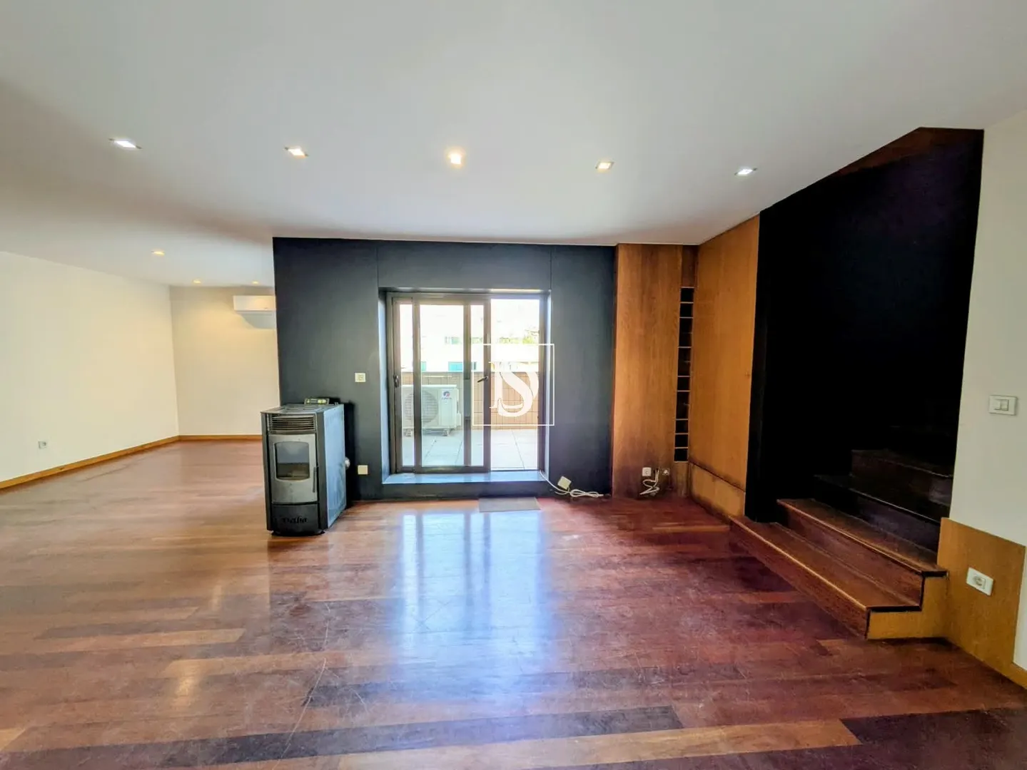 T3 Duplex Penthouse com Vista Mar e Terraço de 140 m² (Póvoa de Varzim)