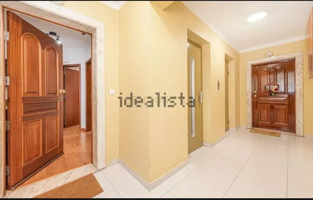 Arrenda T2 com 88 m² | Central | 2 Elevadores | Santa Marta – Corroios