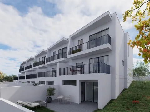 Moradia em Banda T3+1