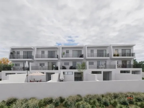 Moradia em Banda T3+1