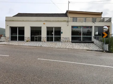 Moradia para Restaurar T9