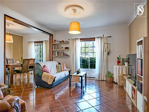 Apartamento T4 c/ Garagem