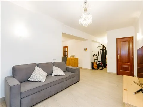 Moradia Geminada T4 Venda