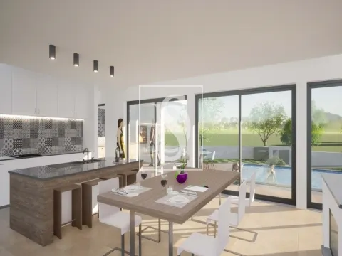 Moradia T3 com piscina/Nova a estrear/ Costa de Prata/Campo/€495.000