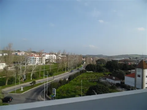 T4 Cobertura na Lourinhã | Espaço, conforto e vistas para desfrutar