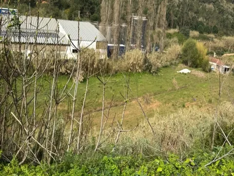 Terreno Urbano com Projeto Aprovado para 4 Moradias