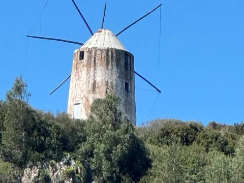 Terreno Urbano com Projeto Aprovado para 4 Moradias