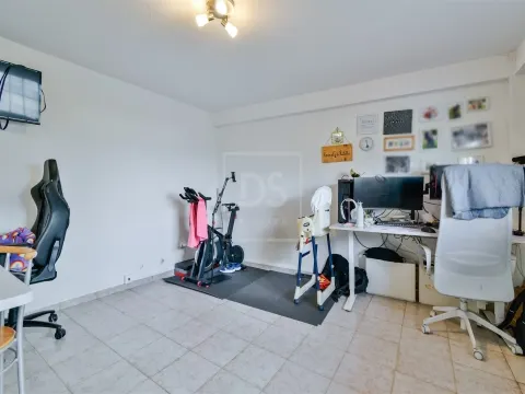 Moradia T3 com Garagem, Churrasqueira e Vista Desafogada sobre o Campo – Atalaia, Lourinhã