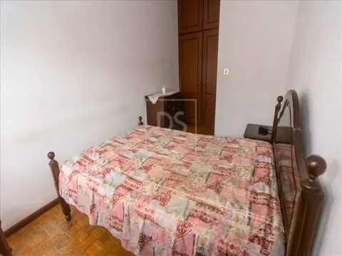 T2 com excelente localização no Porto – Campanhã