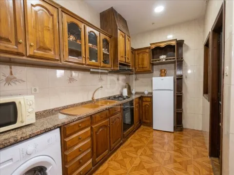 T2 com excelente localização no Porto – Campanhã