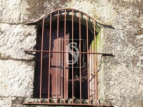 Moradia para Restaurar T5