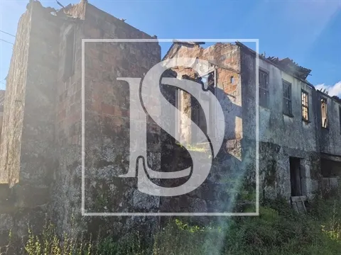 Moradia para Restaurar T2