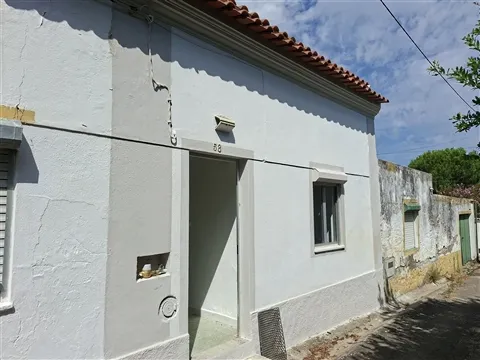 Moradia T3 em Tramagal, Abrantes – Oportunidade de Investimento