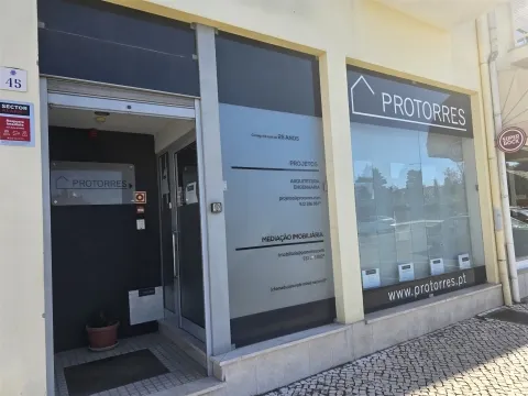 Oportunidade Única: Loja / Escritório com 115m² no Entroncamento