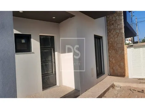 House T4