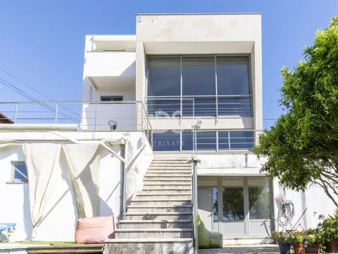 Moradia T4 com vista mar
