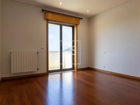 Moradia T4 com vista mar