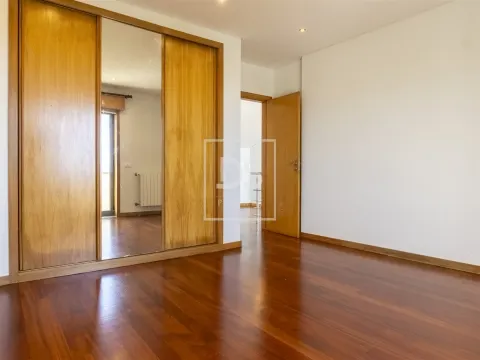 Moradia T4 com vista mar