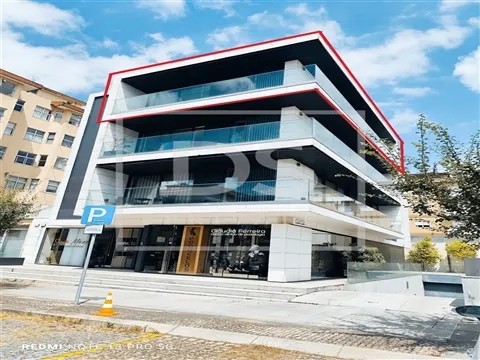 Penthouse no centro de Barcelos com acabamentos de luxo