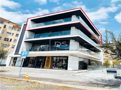 Penthouse no centro de Barcelos com acabamentos de luxo