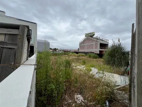 Lote de terreno urbano para construção c/ 407.30m2