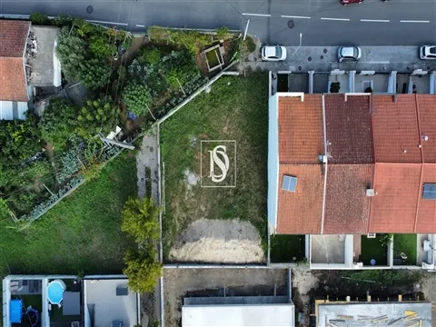Terreno com Projeto Aprovado p/ construção de Moradia