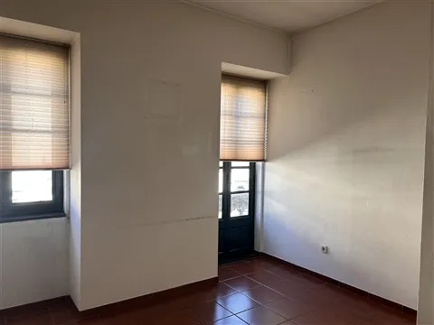 Espaço de Serviços para Arrendamento em Belmonte