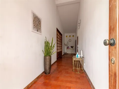 Moradia T7 com 634m² de construção e enorme potencial 				 Palmeira, Braga