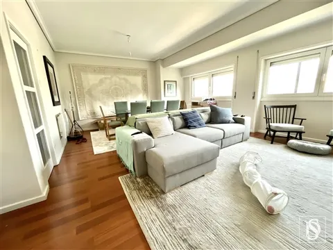 Apartamento T4+1