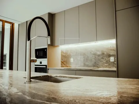 Moradia em Banda T3+2