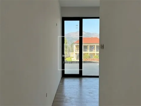 Moradia Geminada T4