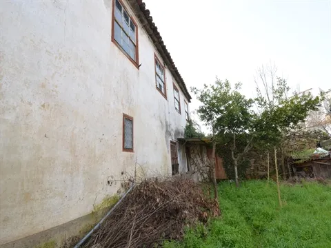 Moradia para Restaurar T2