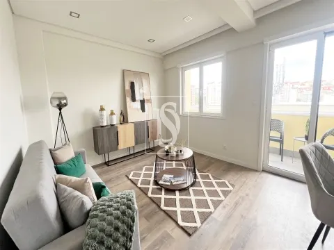 Apartamento T3 Remodelado, Lisboa, Benfica