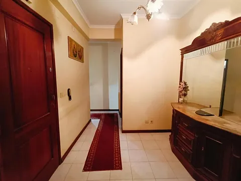 Apartamento T2, ideal para Renovar e Modernizar