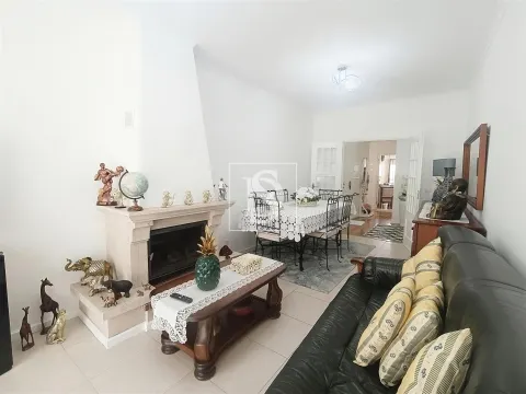 Apartamento T2, Renovado, em Aver-o-Mar