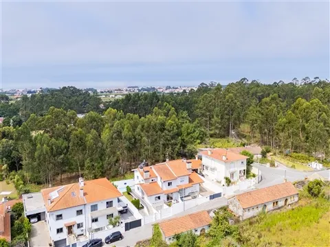 Moradia T4 com piscina nas Marinhas | Esposende