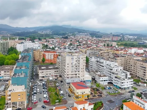 Apartamento T4 em Barcelos – Espaço, Conforto e Excelente Varanda!