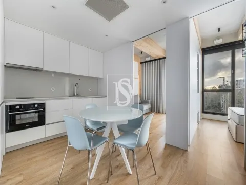Apartamento T0, Seminovo, mobilado e equipado