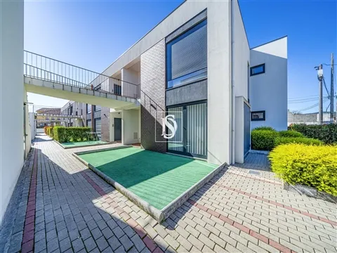Apartamento T3, Convertido em T4, com 135 m², em Frente ao IPCA