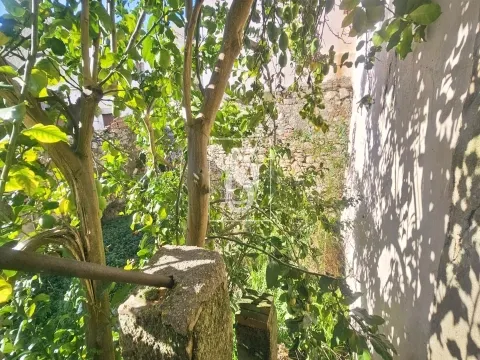 Moradia para Restaurar T1