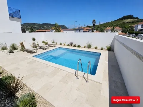 Comprar Moradia T3 Nova c/ Piscina em Arruda dos Vinhos