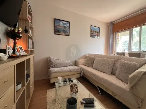 Apartamento T2 em Vilar de Andorinho, V. N. Gaia