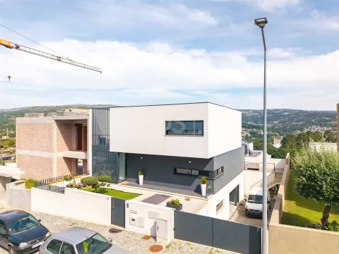 Moradia Geminada T3