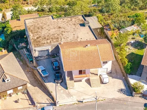 Moradia T3 e Armazém em Santo Isidoro — Marco de Canaveses
