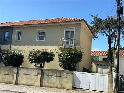 Moradia Geminada T6