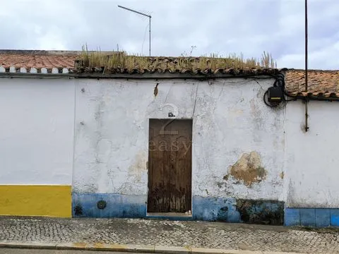 Single storey house T1 total recovery, Alvalade, Santiago do Cacém.