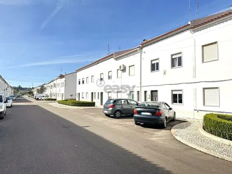 &#24102;&#38706;&#21488;&#30340; 4 &#21351;&#23460;&#21035;&#22661;&#65292;&#20301;&#20110;&#33879;&#21517;&#30340; Quinta Augusta – Vila Viçosa