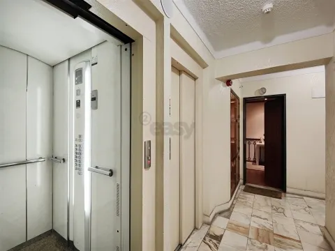 Apartamento T3 com garagem box em Mem Martins