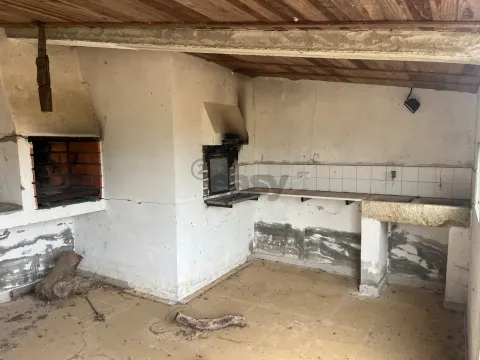 Moradia T2 inserida em terreno com 2750m2, Remodelar, Cabrela, Montemor-o-NOvo